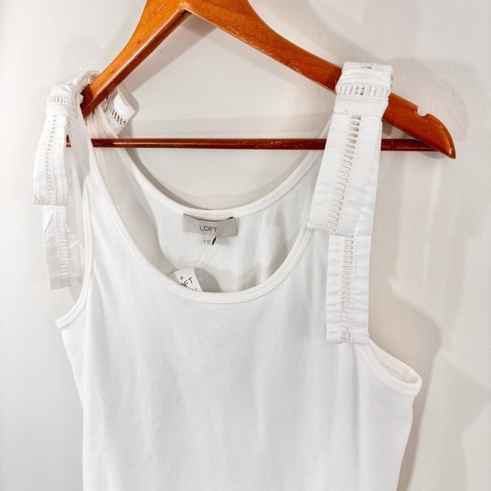 NWT Loft white tank with bow detail on shoulder - Picture 2 of 3